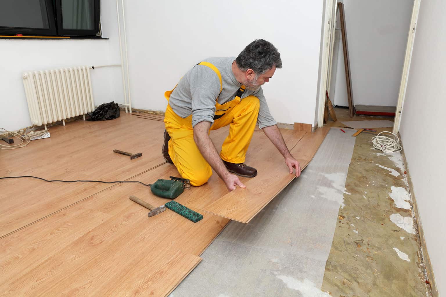 8 Simple Steps For Removing Laminate Flooring The
